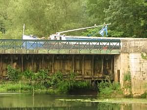 pont-canal franchissant la Marne, dans le canal entre Champagne et Bourgogne