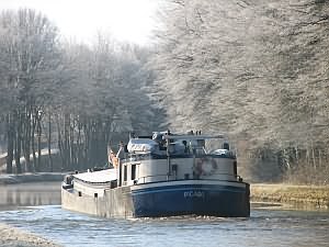 hiver dans le canal entre Champagne et Bourgogne